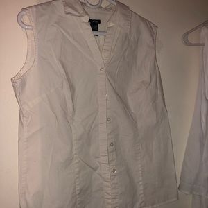 Sleevless button down white shirt